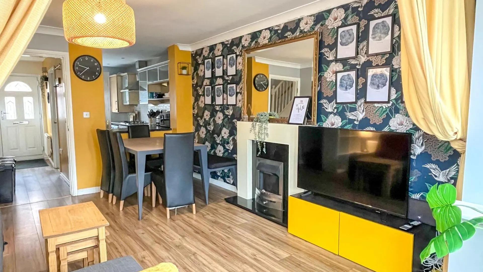 Casa de Férias Mayflower House Barnsley-Wombwell-3 Bedrooms-2 Showers-Longer Stay- Free Parking
