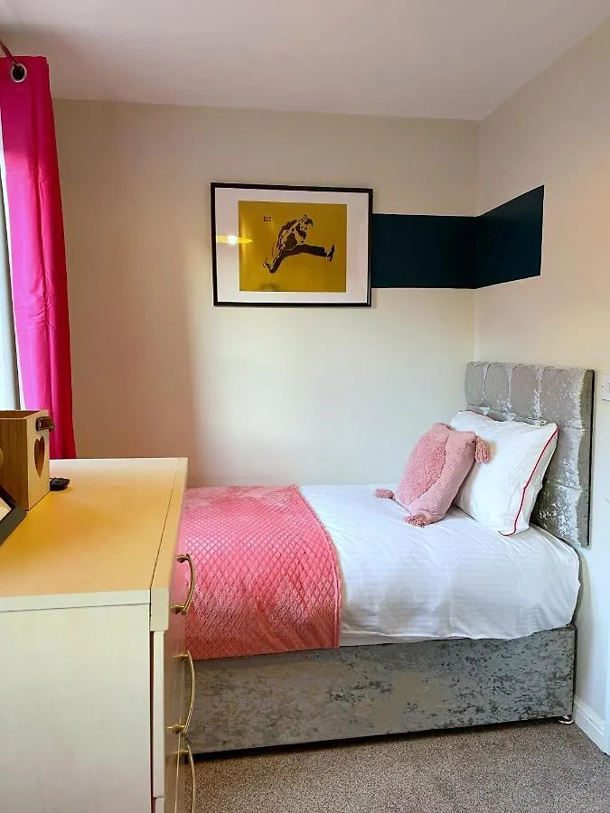 Mayflower House Barnsley-Wombwell-3 Bedrooms-2 Showers-Longer Stay- Free Parking 0*, Barnsley Reino Unido