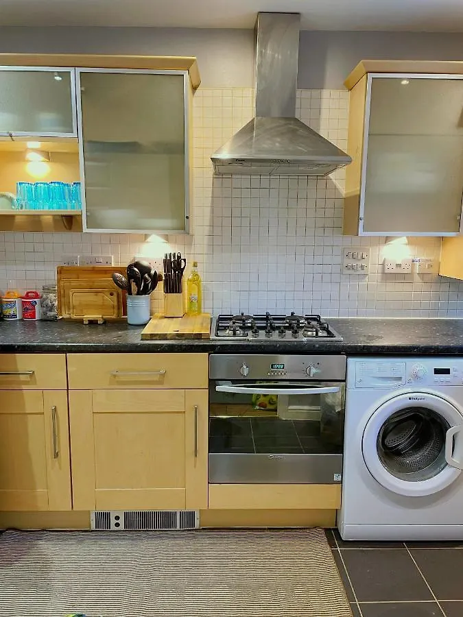 Casa de Férias Mayflower House Barnsley-Wombwell-3 Bedrooms-2 Showers-Longer Stay- Free Parking Reino Unido