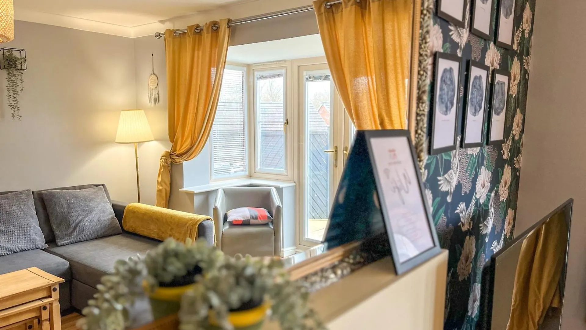 Casa de Férias Mayflower House Barnsley-Wombwell-3 Bedrooms-2 Showers-Longer Stay- Free Parking